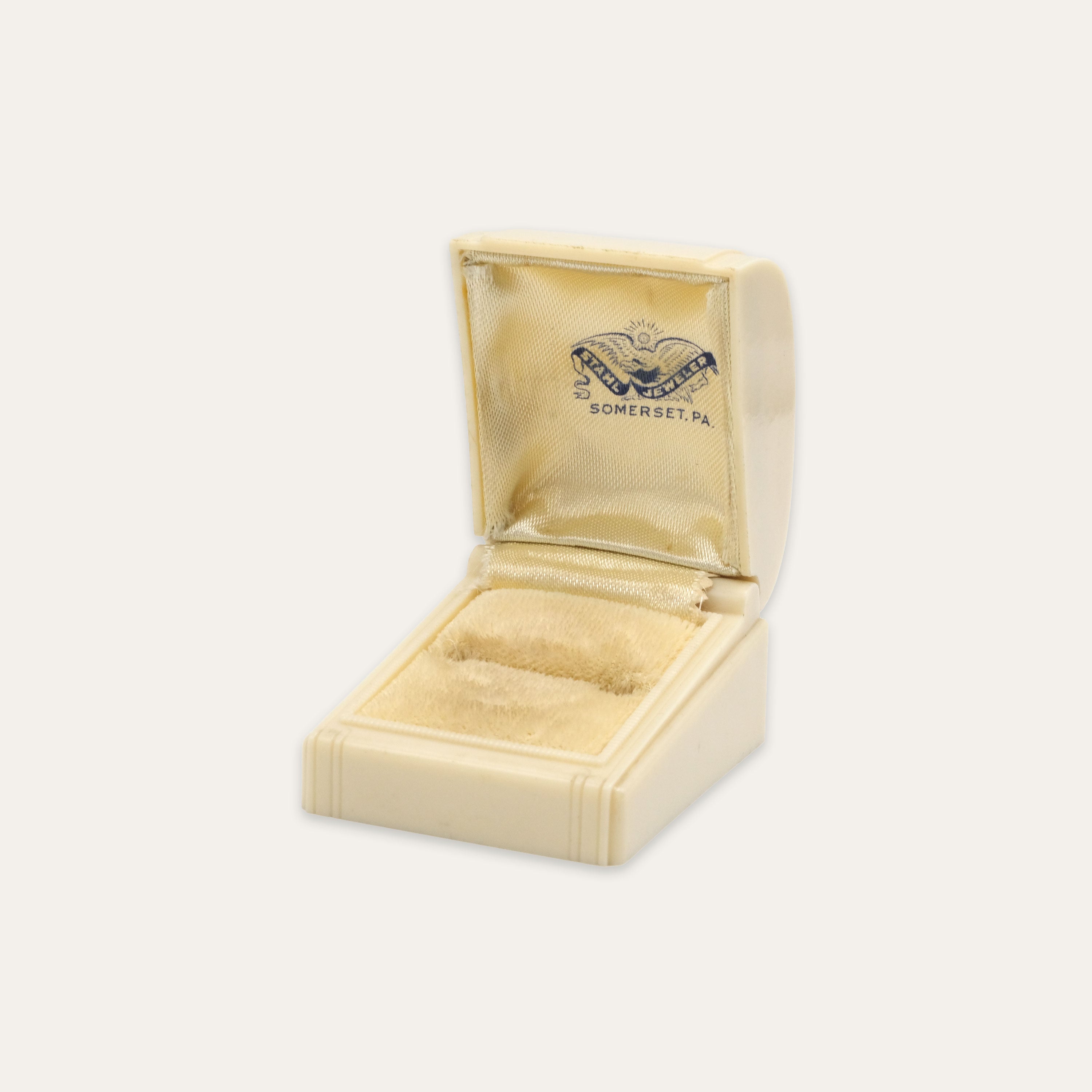 Stahl Ribbon Ring Box | OOAK