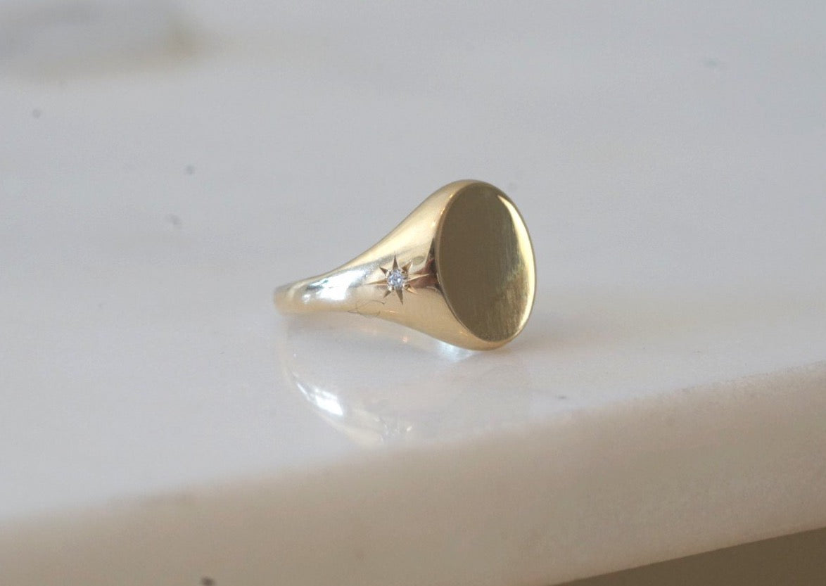 Luna Freckle Signet Ring