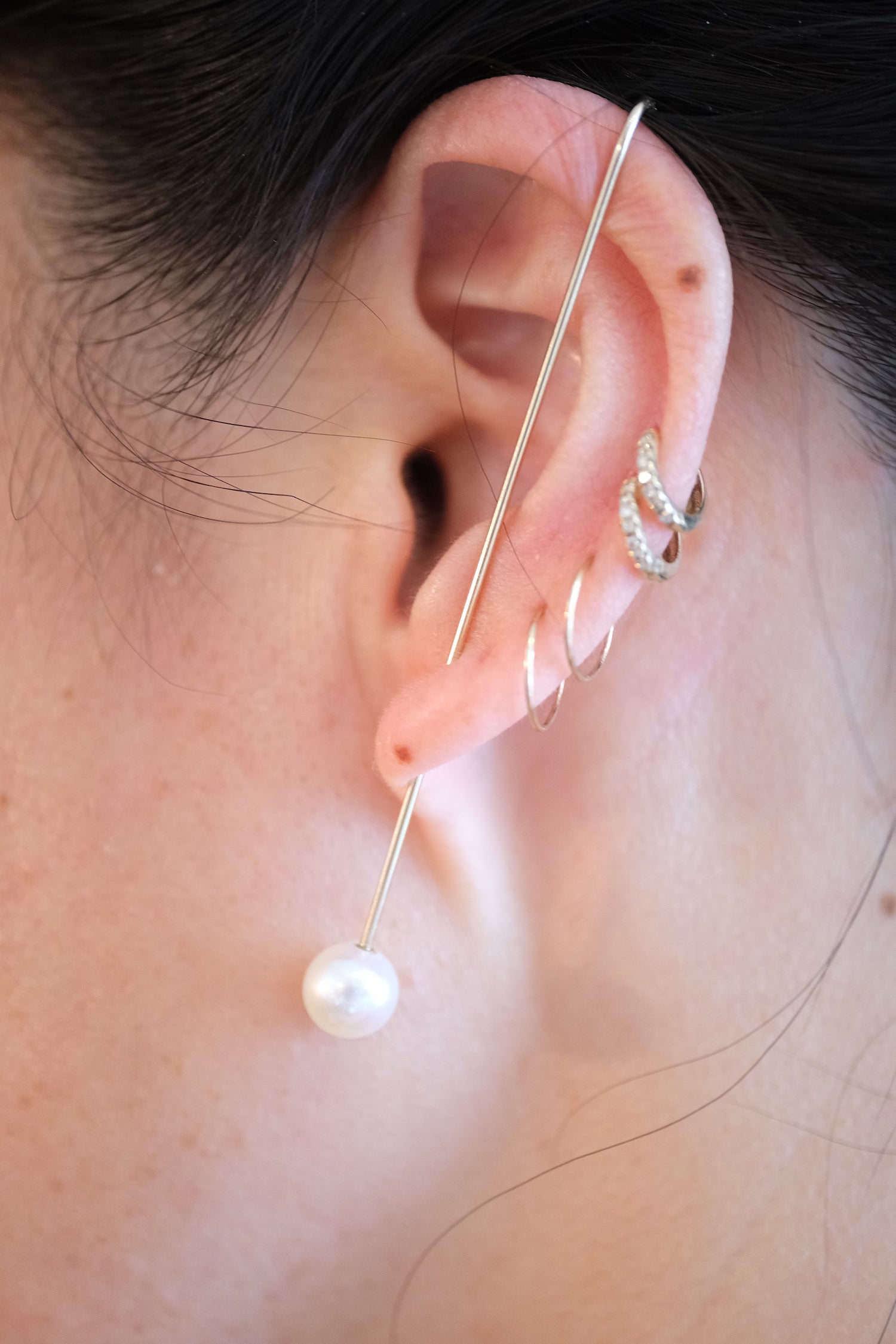 LABULGARA Pearl Drop Needle Earring